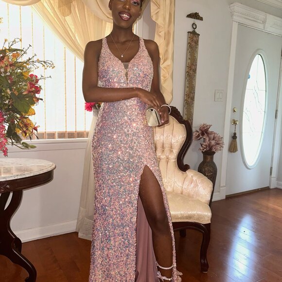 Gown - Picture 2 of 3